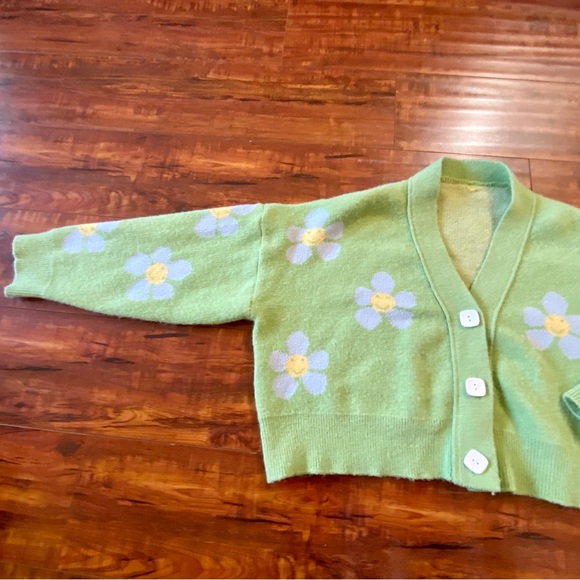 Retro Happy Flower cardigan by MilaBrown - Picture 9 of 9